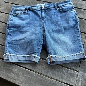 Torrid Denim Cuffed Bermuda Shorts Size 20